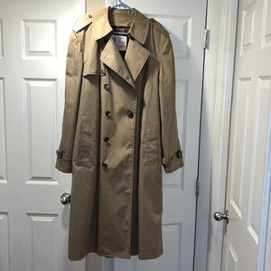 London fog men’s army green trench coat in great condition